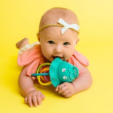 Baby Banana Senzorické kousátko s chrastítkem - Medúza